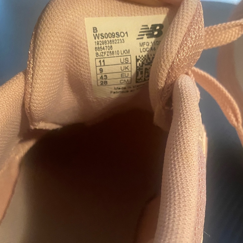 New Balance Women's 009 V1 Sneaker Oyster pink and cream Athletic Shoes - Picture 6 of 8